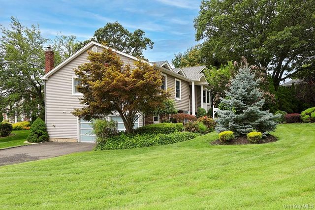 29 Puritan Lane, Farmingdale, NY 11735