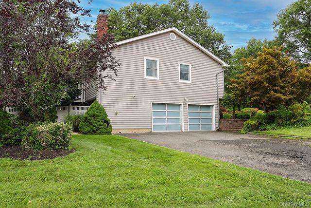 29 Puritan Lane, Farmingdale, NY 11735