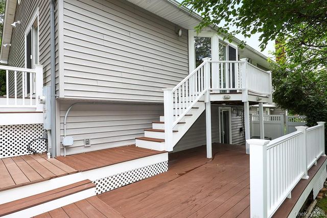 29 Puritan Lane, Farmingdale, NY 11735