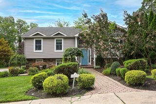 29 Puritan Lane, Farmingdale, NY 11735