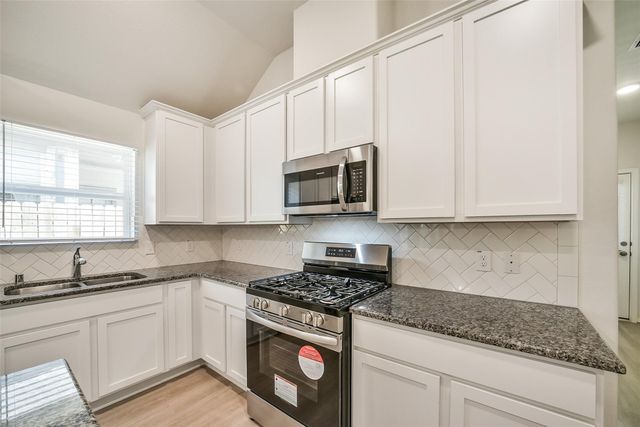 27106 Grey Fox Run, Magnolia, TX 77354