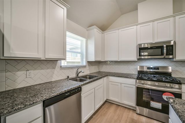 27106 Grey Fox Run, Magnolia, TX 77354