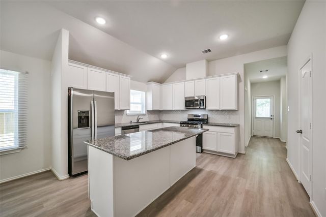 27106 Grey Fox Run, Magnolia, TX 77354