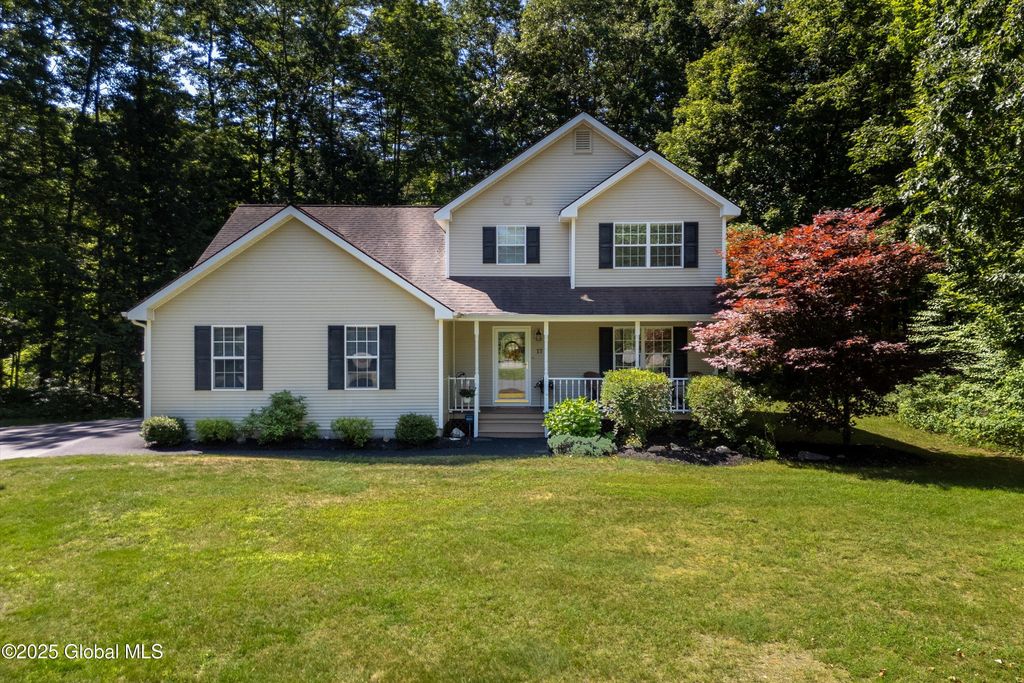 17 White Birch Lane, Wilton, NY 12831