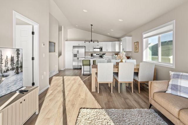 7791 Cub Creek Way, Horace, ND 58047