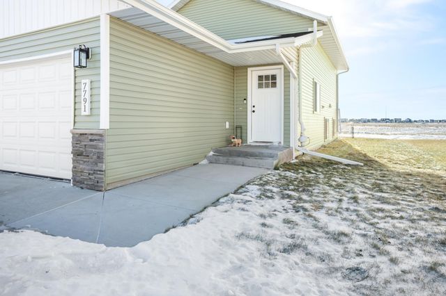 7791 Cub Creek Way, Horace, ND 58047