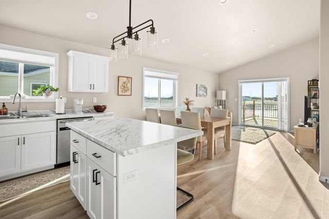 7791 Cub Creek Way, Horace, ND 58047