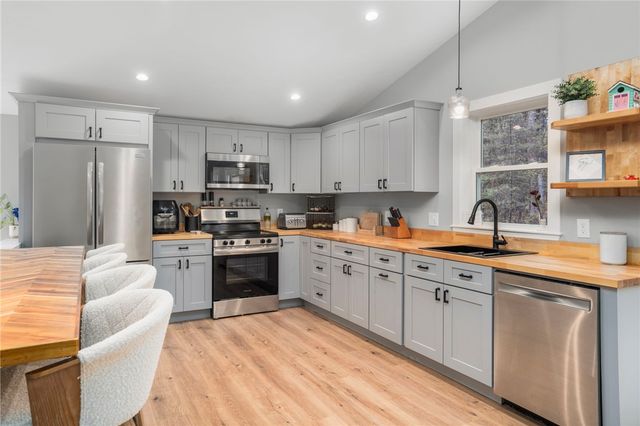 43 Weeks Hill Road, Coventry, RI 02827