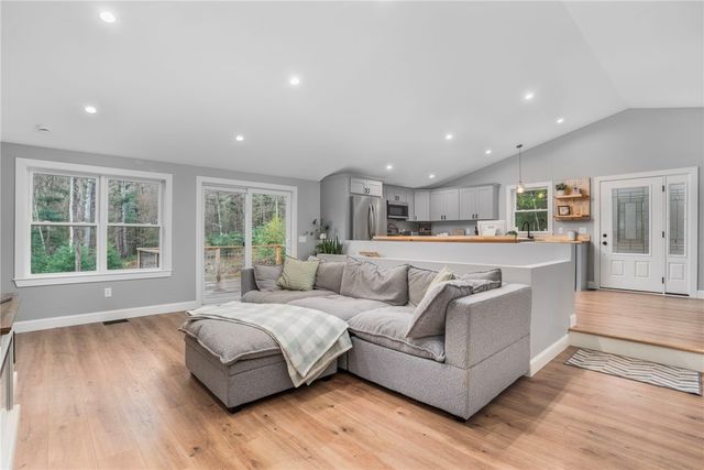 43 Weeks Hill Road, Coventry, RI 02827
