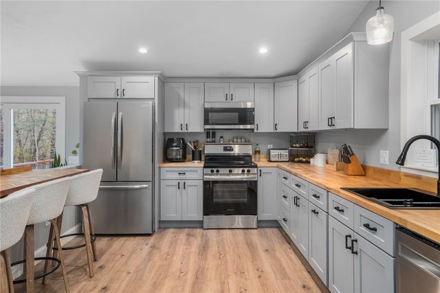 43 Weeks Hill Road, Coventry, RI 02827
