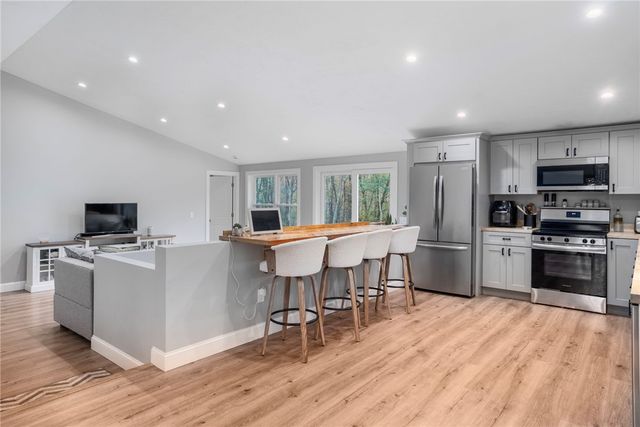 43 Weeks Hill Road, Coventry, RI 02827