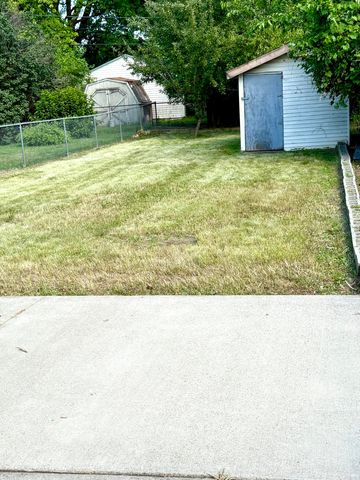 1321 Applewood Avenue, Lincoln Park City, MI 48146