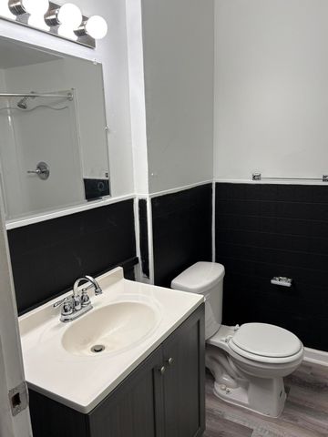 1321 Applewood Avenue, Lincoln Park City, MI 48146