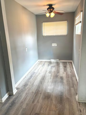 1321 Applewood Avenue, Lincoln Park City, MI 48146