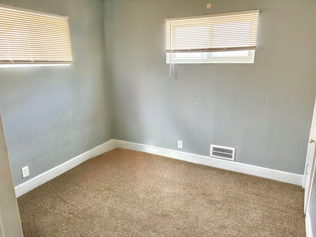 1321 Applewood Avenue, Lincoln Park City, MI 48146