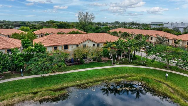 6978 Broadland Way, Coconut Creek, FL 33073
