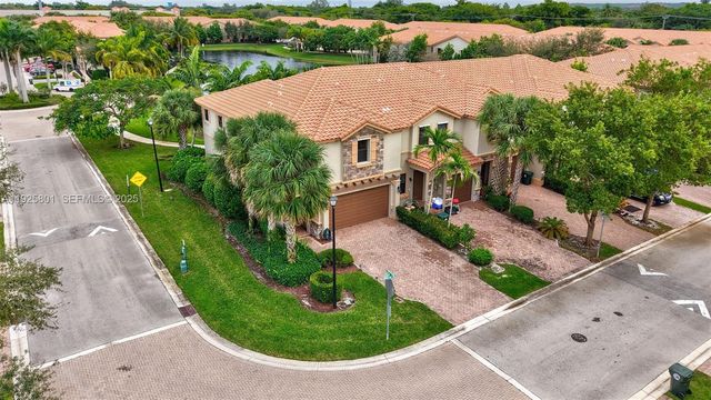 6978 Broadland Way, Coconut Creek, FL 33073