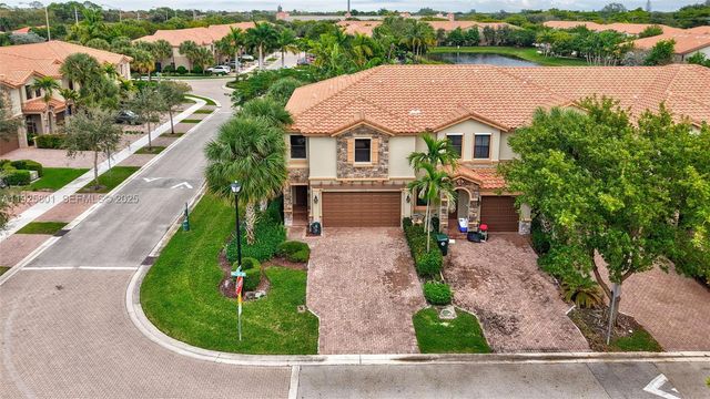 6978 Broadland Way, Coconut Creek, FL 33073