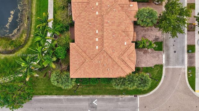 6978 Broadland Way, Coconut Creek, FL 33073