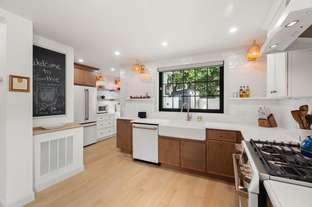 2 Leeds Street, Boston, MA 02127