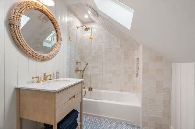 2 Leeds Street, Boston, MA 02127