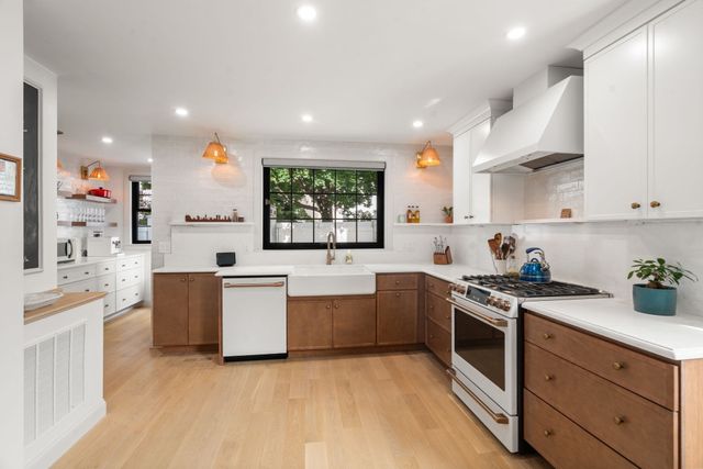2 Leeds Street, Boston, MA 02127