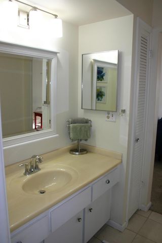 5570 Tamberlane Circle 130, Palm Beach Gardens, FL 33418