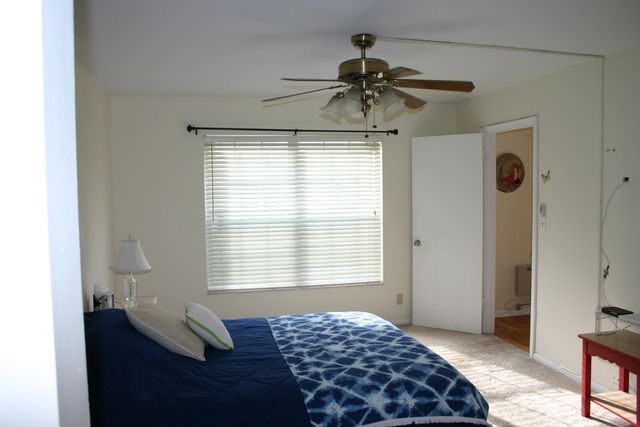 5570 Tamberlane Circle 130, Palm Beach Gardens, FL 33418