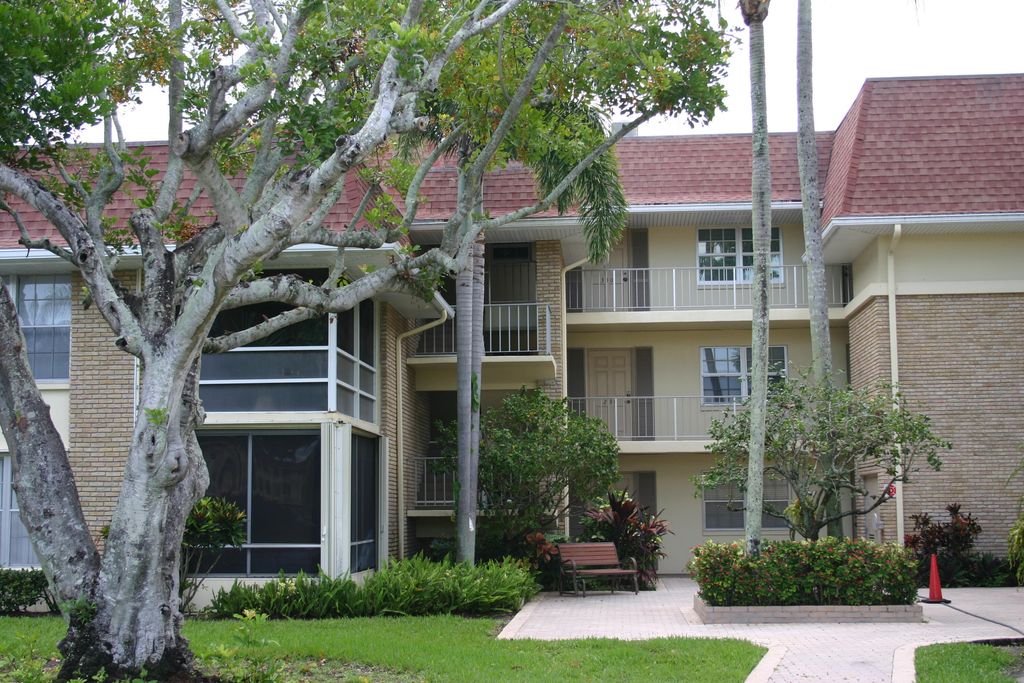 5570 Tamberlane Circle 130, Palm Beach Gardens, FL 33418