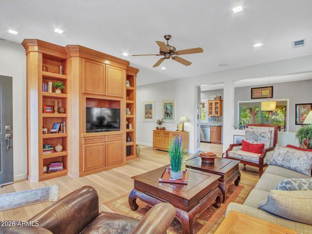 19760 N LOS ALTOS Way, Surprise, AZ 85374