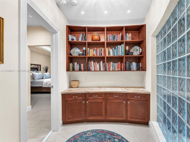 1023 Polk St, Hollywood, FL 33019