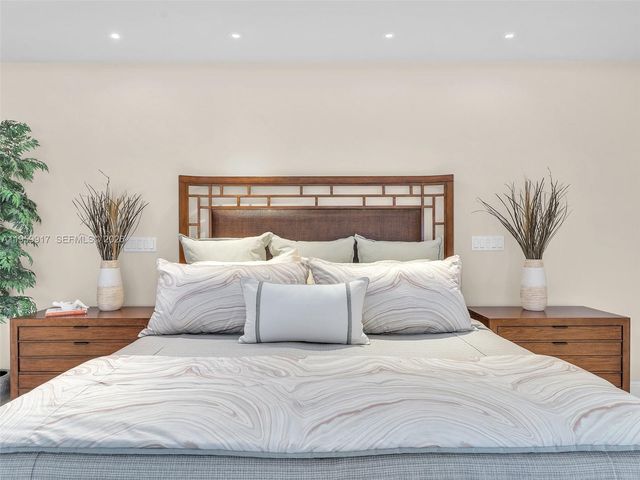 1023 Polk St, Hollywood, FL 33019