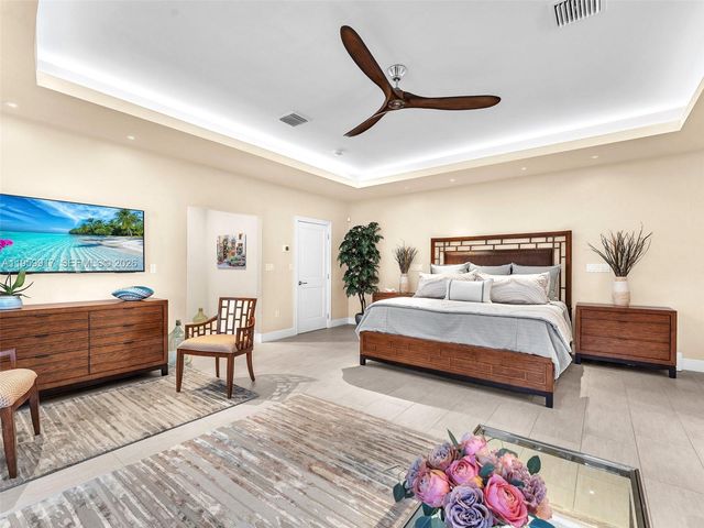 1023 Polk St, Hollywood, FL 33019