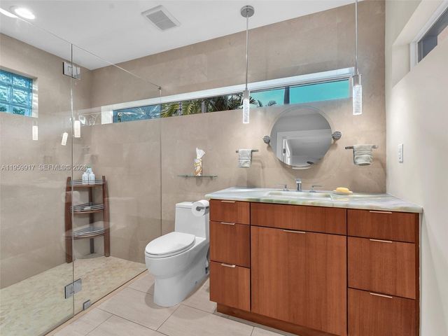 1023 Polk St, Hollywood, FL 33019