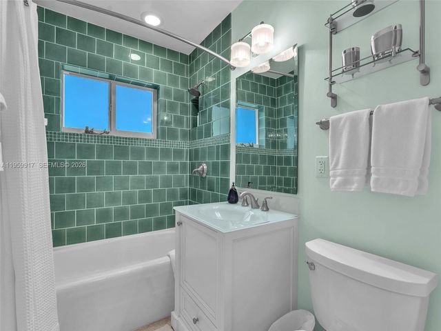 1023 Polk St, Hollywood, FL 33019