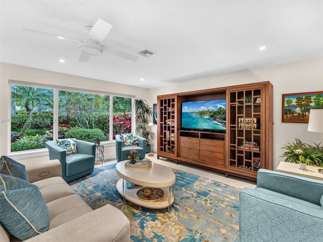 1023 Polk St, Hollywood, FL 33019