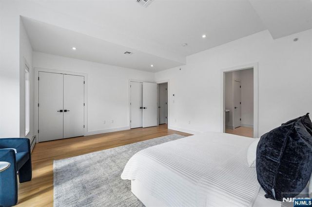 2160 Jones Road, Fort Lee, NJ 07024