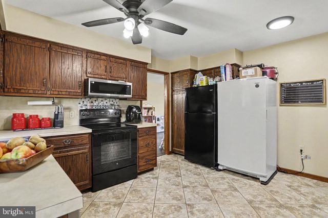 1565 OLD MOUNTAIN RD, Wellsville, PA 17365