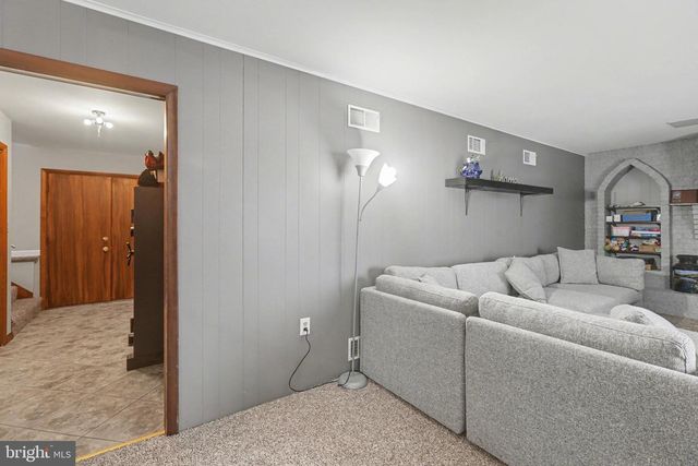 1565 OLD MOUNTAIN RD, Wellsville, PA 17365