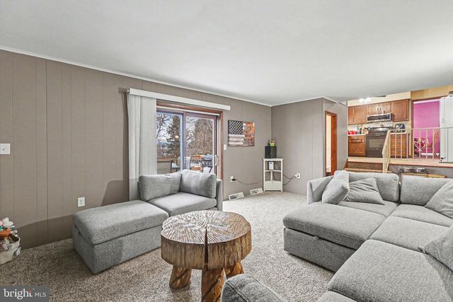 1565 OLD MOUNTAIN RD, Wellsville, PA 17365