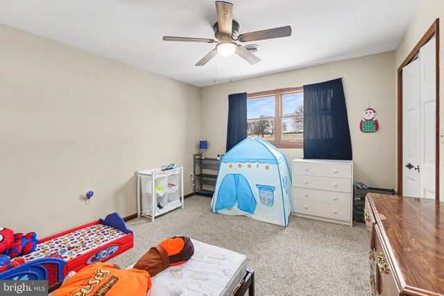 1565 OLD MOUNTAIN RD, Wellsville, PA 17365