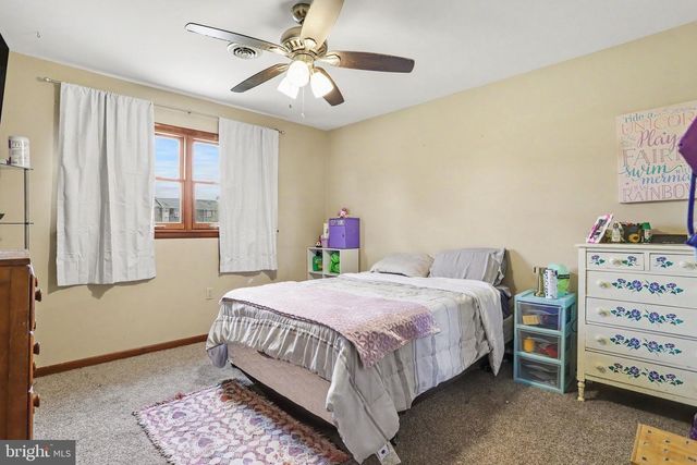 1565 OLD MOUNTAIN RD, Wellsville, PA 17365