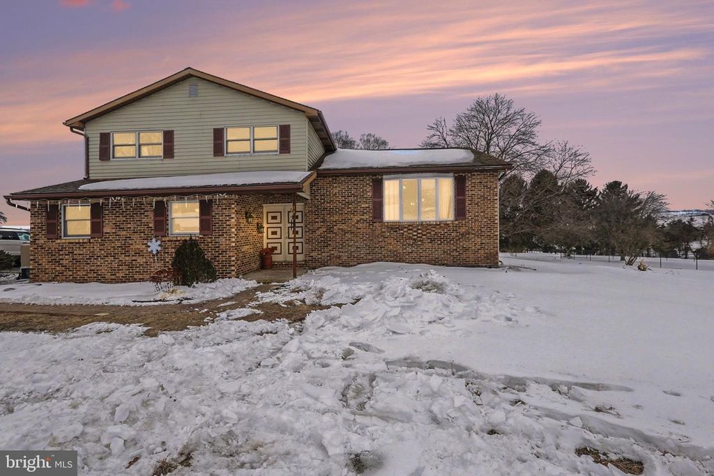 1565 OLD MOUNTAIN RD, Wellsville, PA 17365