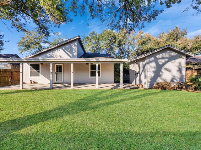 32 Sarita Road, Angleton, TX 77515
