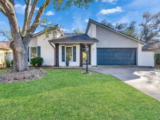 32 Sarita Road, Angleton, TX 77515