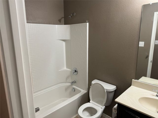 805 Underhill Drive, Arlington, TX 76002