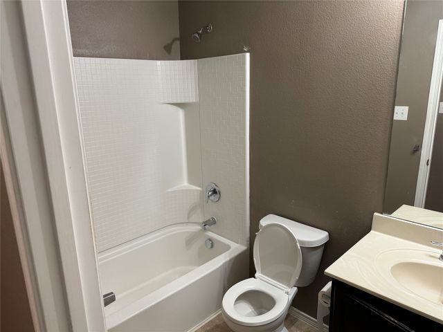 805 Underhill Drive, Arlington, TX 76002