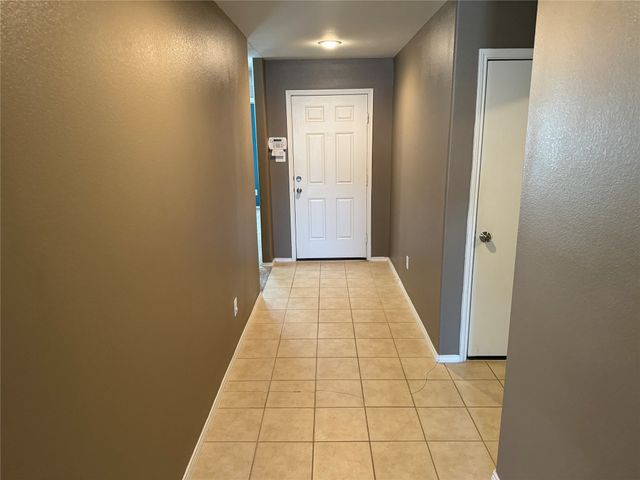 805 Underhill Drive, Arlington, TX 76002