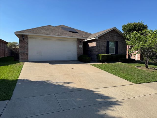 805 Underhill Drive, Arlington, TX 76002