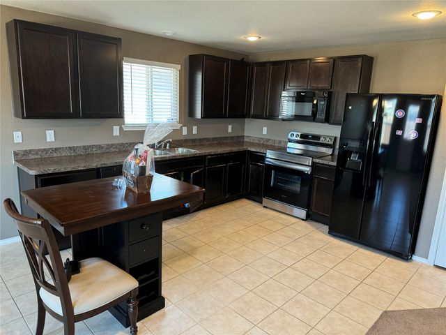 805 Underhill Drive, Arlington, TX 76002